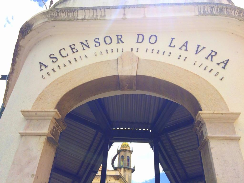 Lavra Tram Apartment Lisbon Bagian luar foto