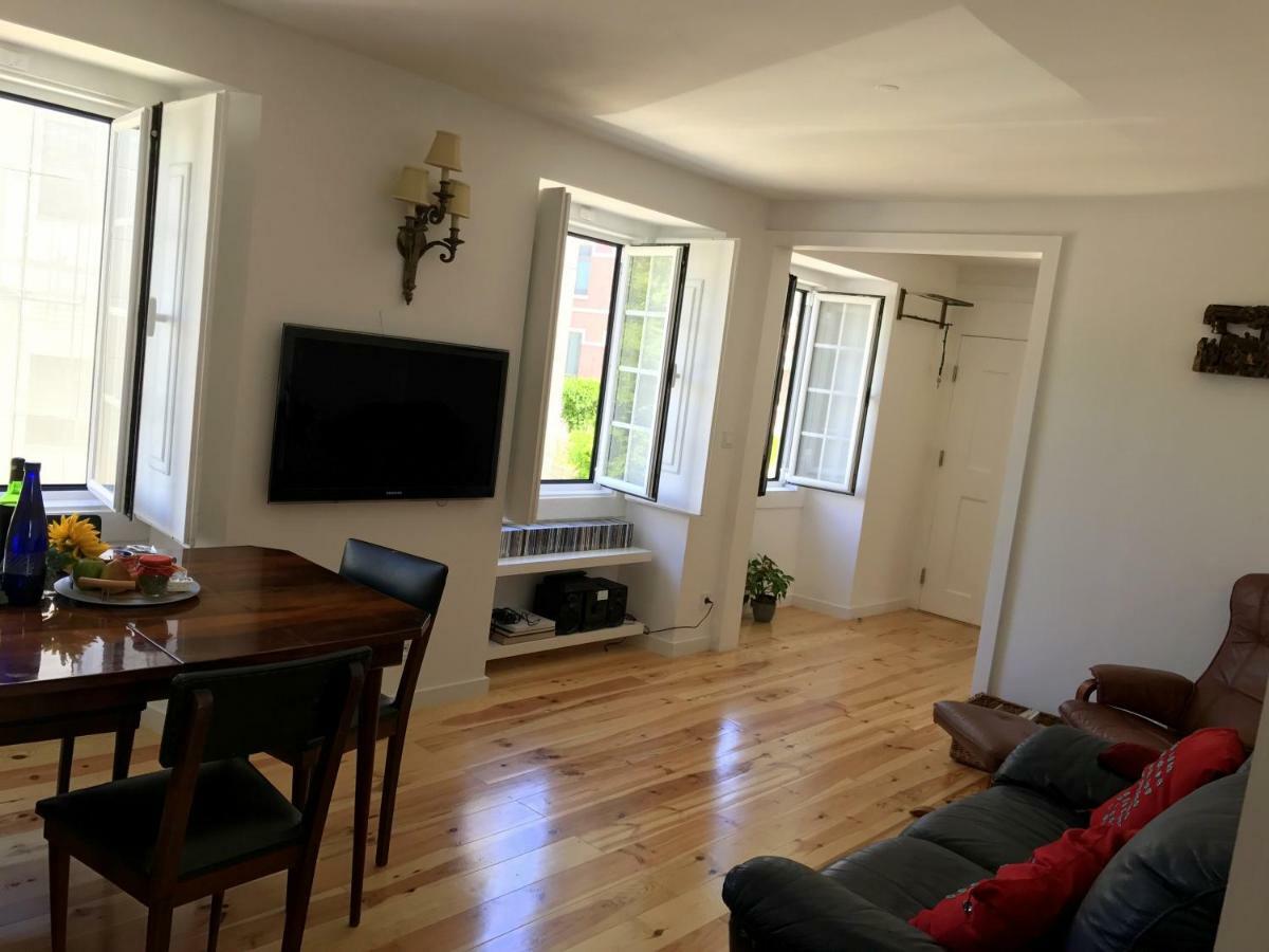Lavra Tram Apartment Lisbon Bagian luar foto