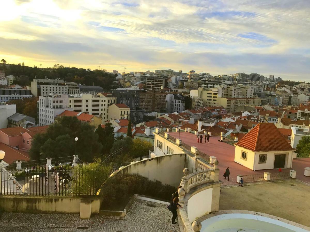 Lavra Tram Apartment Lisbon Bagian luar foto